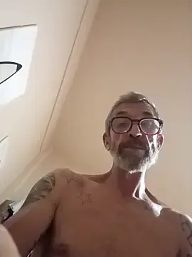 Stripchat Adult Webcam of chris-sbh11