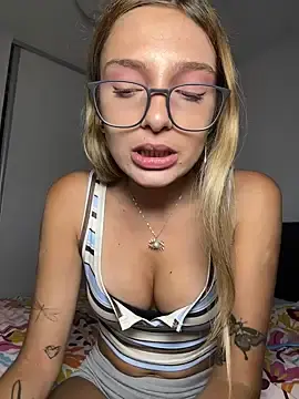 Stripchat Live Sex of paulinee2006