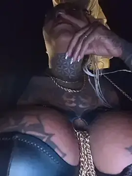 Stripchat Sex Cam of DarkDea