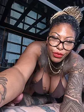 Stripchat Watch Live Sex Cams of DarkDea