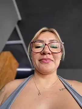 Stripchat Live Sex of DIANITA_1988