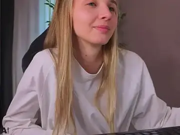 Stripchat Free Porn Cam of L1na_Reeds