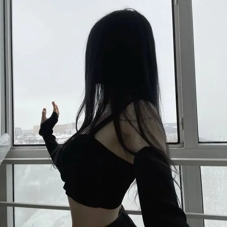 Polly__Hill