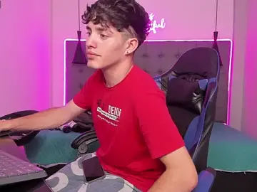 Stripchat Live Porn of AlejooTwink