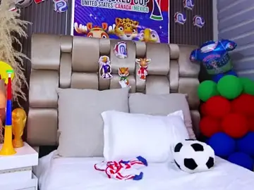 Stripchat Live Sex Cam of XXMILE