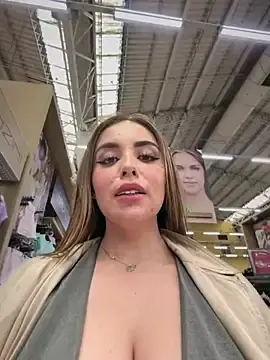Stripchat Watch Live Sex Cams of Alirawrz