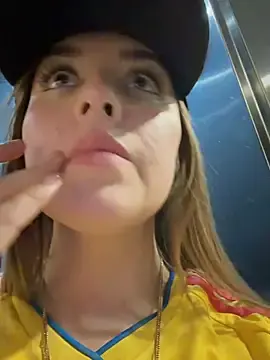 Stripchat Live Sex of Alirawrz