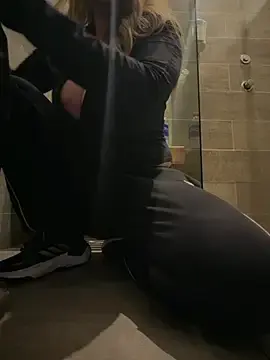 Stripchat Live Porn of Alirawrz
