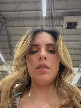 Stripchat Live Porn of Alirawrz