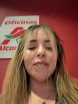 Stripchat Sex Cam of Alirawrz