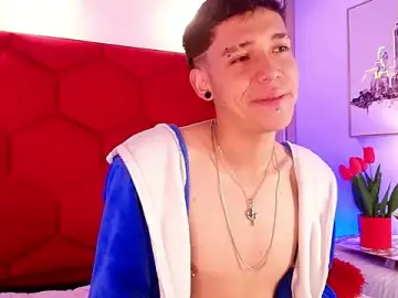 Stripchat Sex Chat of Noahh_Saenz