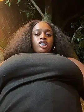 Stripchat Free Live Porn of darle_volant