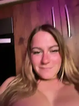 Stripchat Free Live Porn of selenaluvv