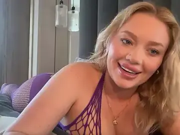 Stripchat Live Sex Cam of blissdimicco