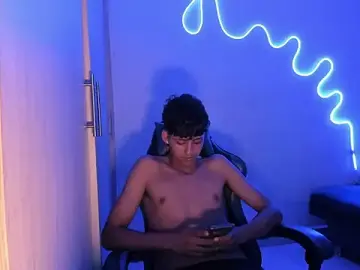 Stripchat Sex Cam of dante_martinez