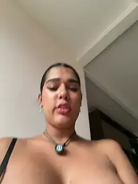 Stripchat Best Webcam of EmmaRoux_
