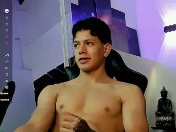 Stripchat Free Porn Cam of TonyPetrovjs