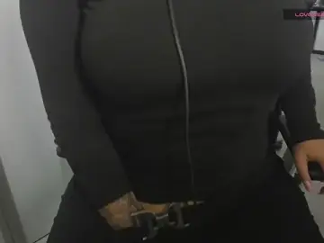 Stripchat Free Porn Cam of Emily_Harpeer