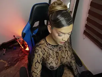 Stripchat Free Porn Cam of tay_ler3