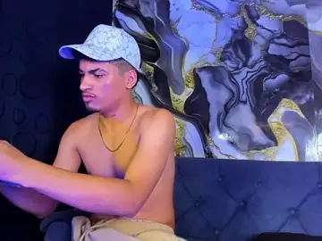 Stripchat Live Sex Cam of Ares_DAMM