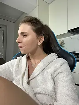 Stripchat Sex Cam of CurlyLara