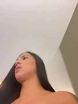 Stripchat Free Live Porn of exoticnoah