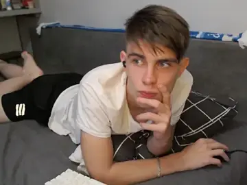 Stripchat Live Sex Cam of Student_Oliver