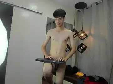 Stripchat Free Live Porn of maxim_rod