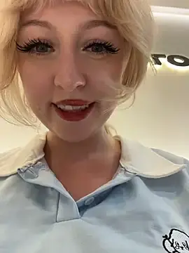 Stripchat Sex Cam of RonnieKiss