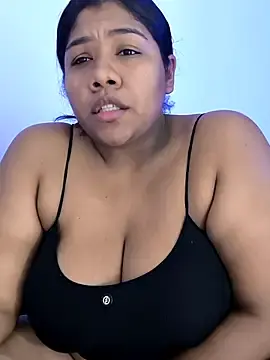 Stripchat Free Live Porn of paola091