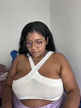 Stripchat Live Sex of paola091
