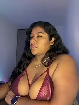 Stripchat Free Live Porn of paola091