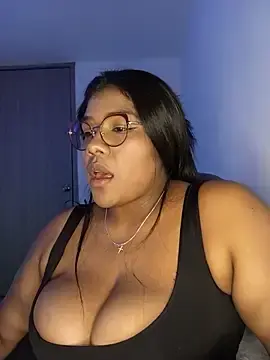 Stripchat Free Porn Cam of paola091