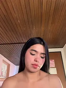 Stripchat Sex Cam of LunaMoore_Pink