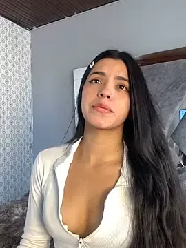 Stripchat Free Porn Cam of LunaMoore_Pink