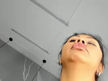 Stripchat Free Porn Cam of MirandaHaguen