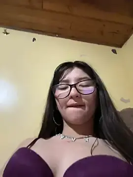 Stripchat Watch Live Sex Cams of Ema_01