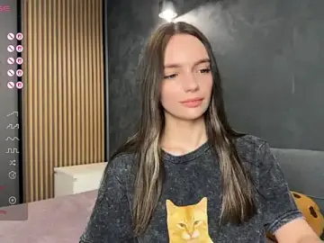 Stripchat Live Sex Cam of litlle_angelll