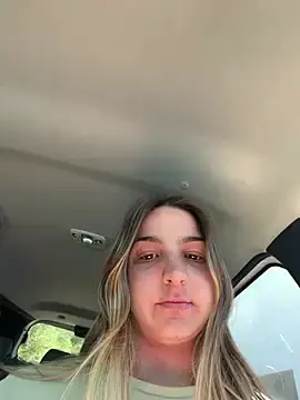 Stripchat Sex Cam of DoriDelux66