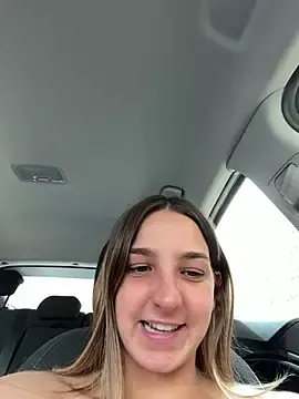 Stripchat Free Porn Cam of DoriDelux66