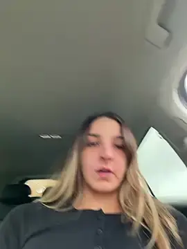 Stripchat Live Porn of DoriDelux66
