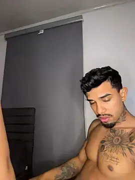 Stripchat Sex Cam of floriamANDjazmin