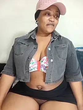 Stripchat Live Sex Cam of OpulentVixen