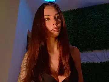 Stripchat Live Sex of realhotfallingdevil