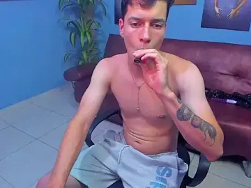 Stripchat Sex Cam of Brian_test