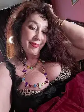 Stripchat Adult Webcam of GypsyEsmeralda