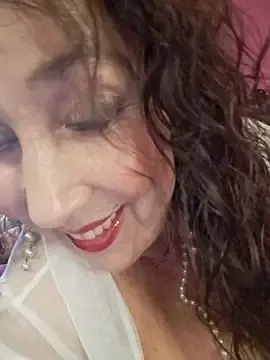 Stripchat Adult Webcam of GypsyEsmeralda
