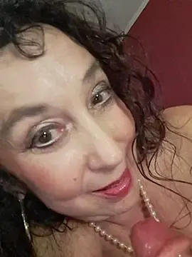 Stripchat Sex Cam of GypsyEsmeralda