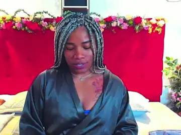 Stripchat Watch Live Sex Cams of SilvannaFit