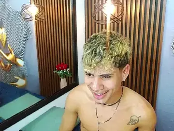 Stripchat Live Porn of Skinny_cute_Alyer